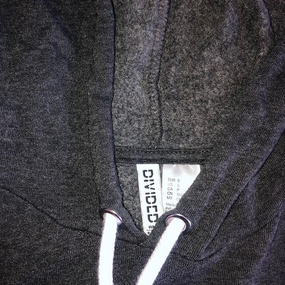 H&M sweater - Picture 2 of 2